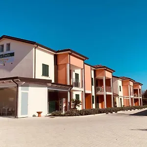 Rta La Pineta Aparthotel Sarzana